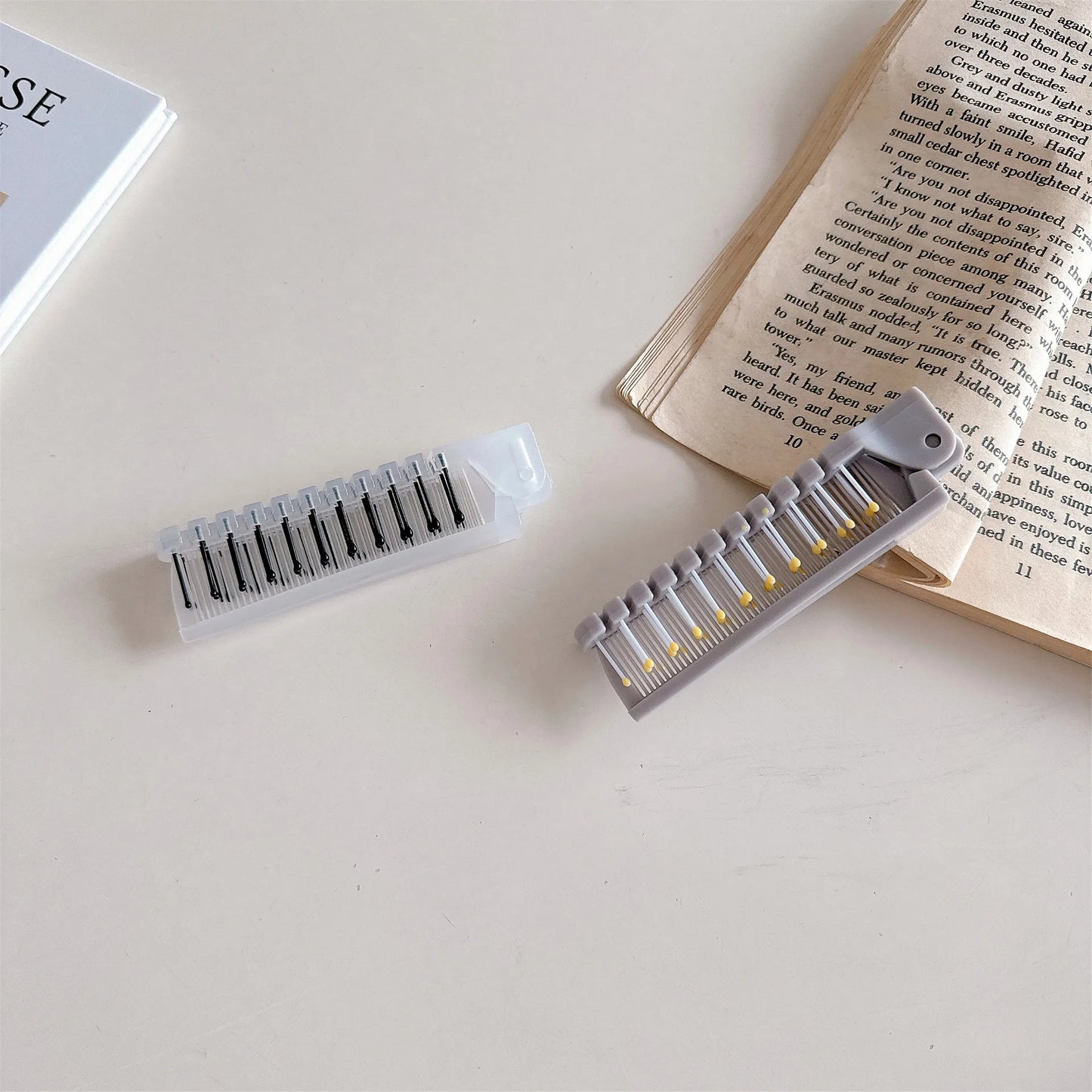 Mini Folding Comb – Portable 2-in-1 Travel Hairbrush & Detangler