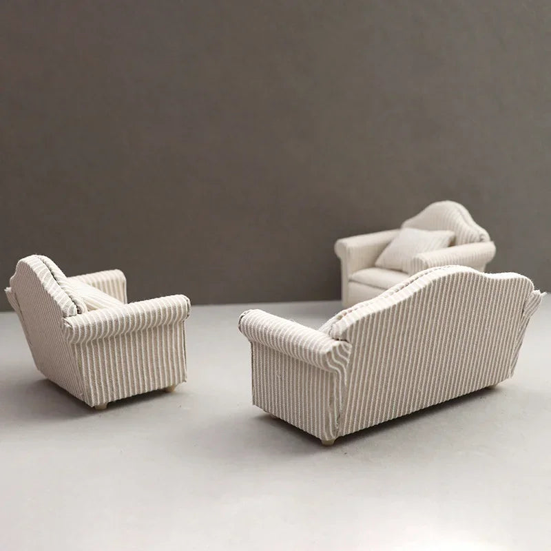 1:12 Dollhouse Miniature Sofa with Pillows – White Beige