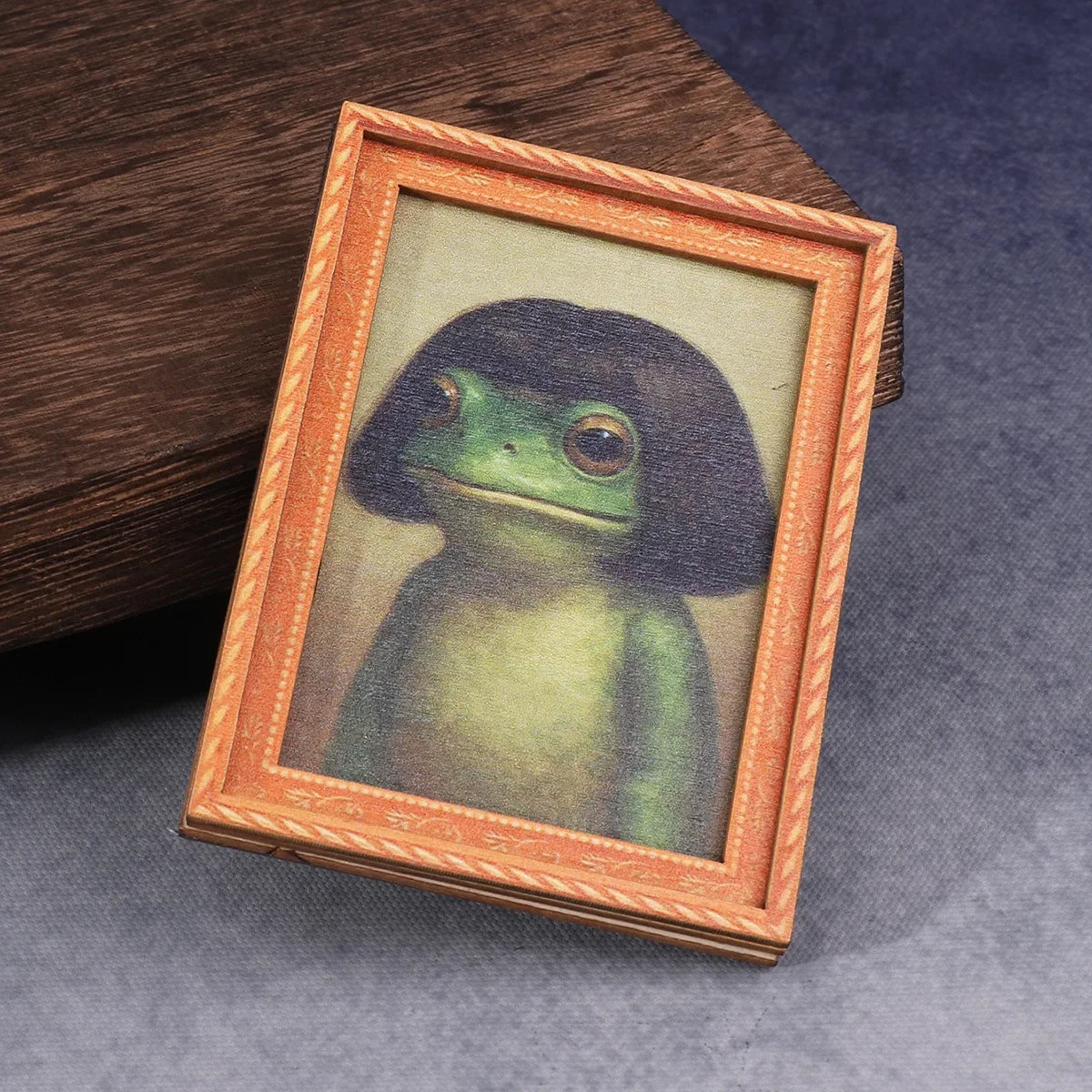 1pc Mini Wooden Photo Frame Frog Fridge Magnet Funny Green Frog & Haircut Design Creative Refrigerator Decor for Home Office Peaceful Pleasures Health and Wellness