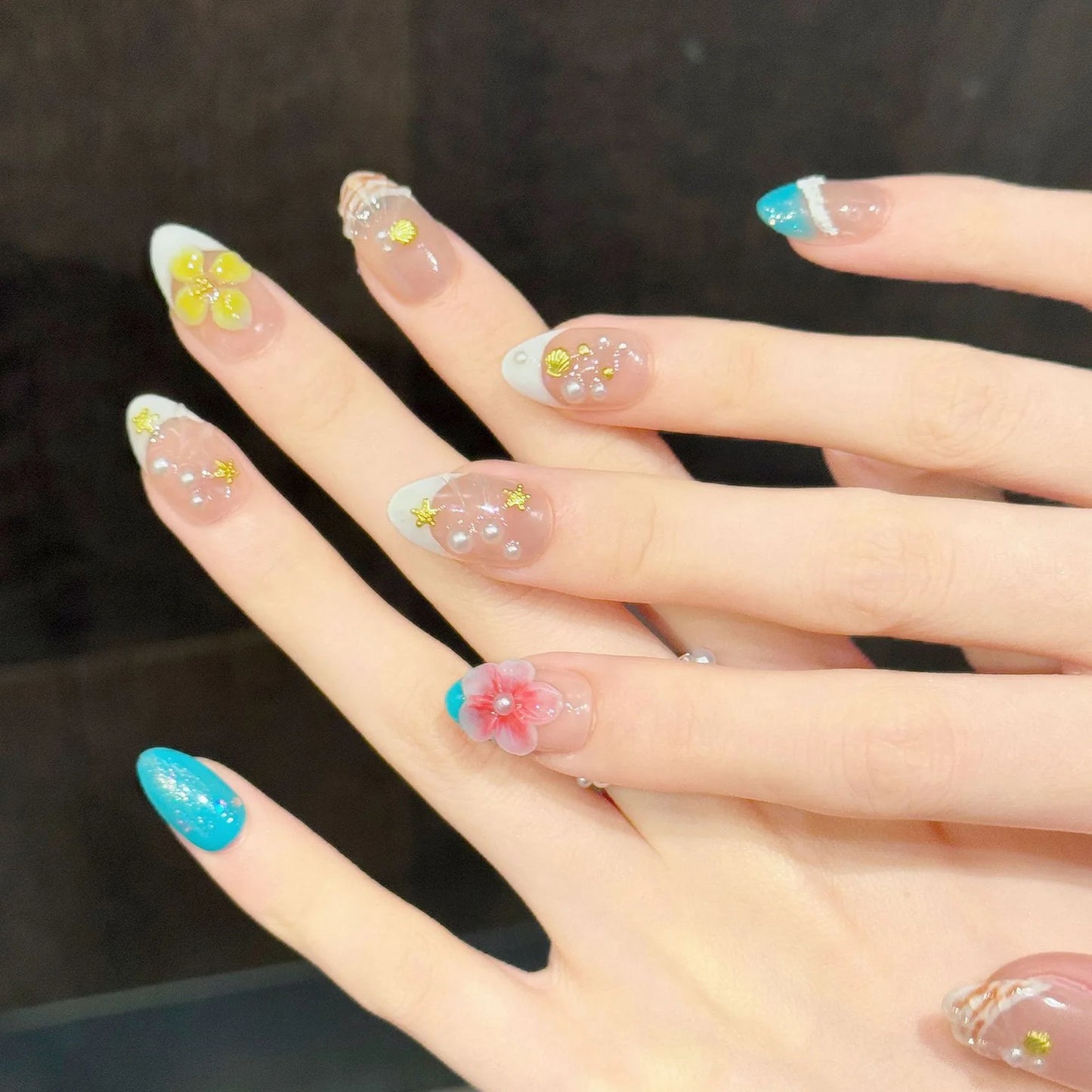 Bohemian Shell Flower Press On Nails – Short Almond 10pc Set