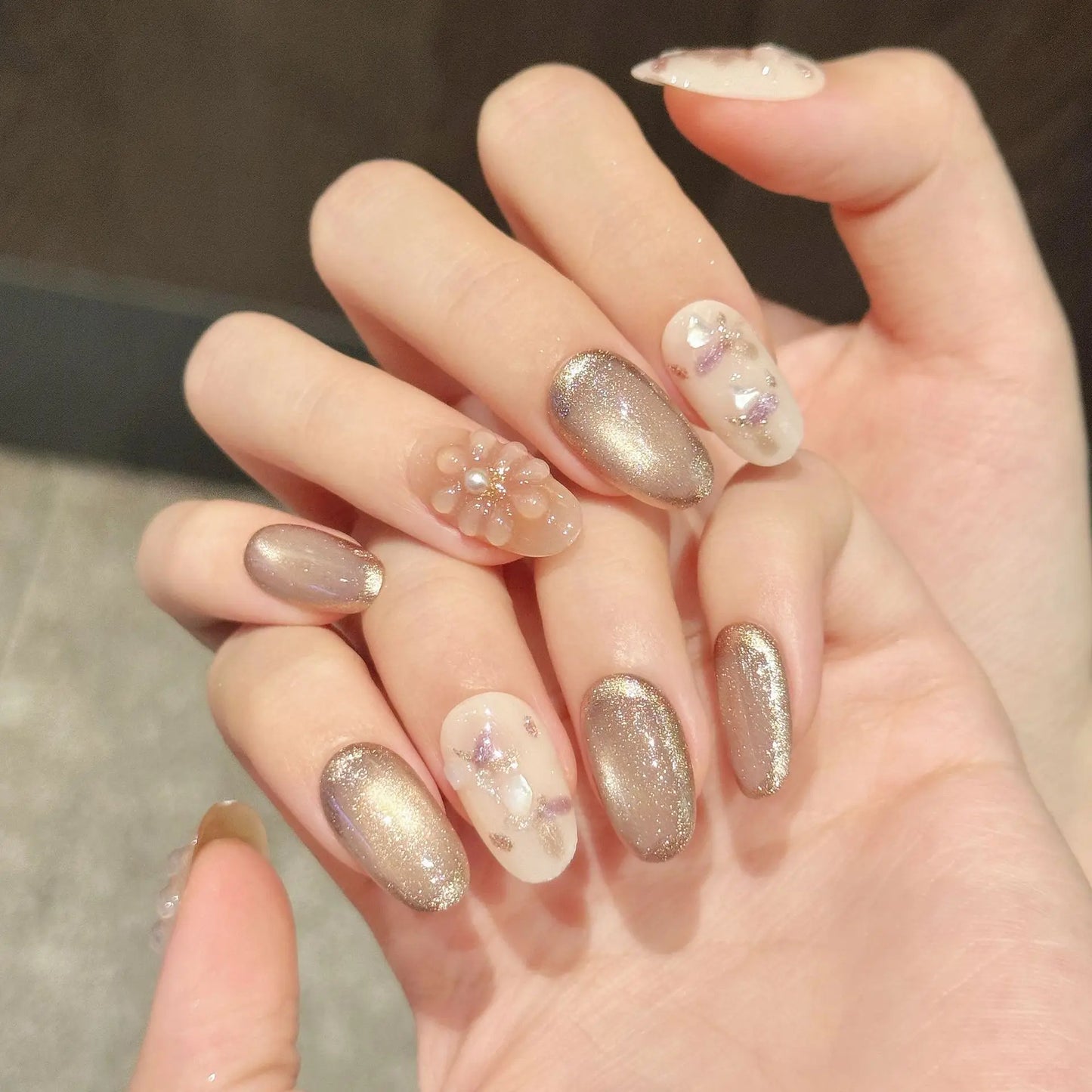 10pcs Handmade Press on Nails Sweet Shiny Cat Eye Fake Nails with Flower Wearable Detachable Short Oval Head False Nail Tips Peaceful Pleasures Health and Wellness