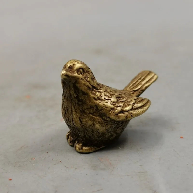 1pcs Vintage Ornaments Mini Vintage Brass Bird Statue Retro Sparrow Figurines Small Animal Sculpture for Living Room Bedroom Peaceful Pleasures Health and Wellness