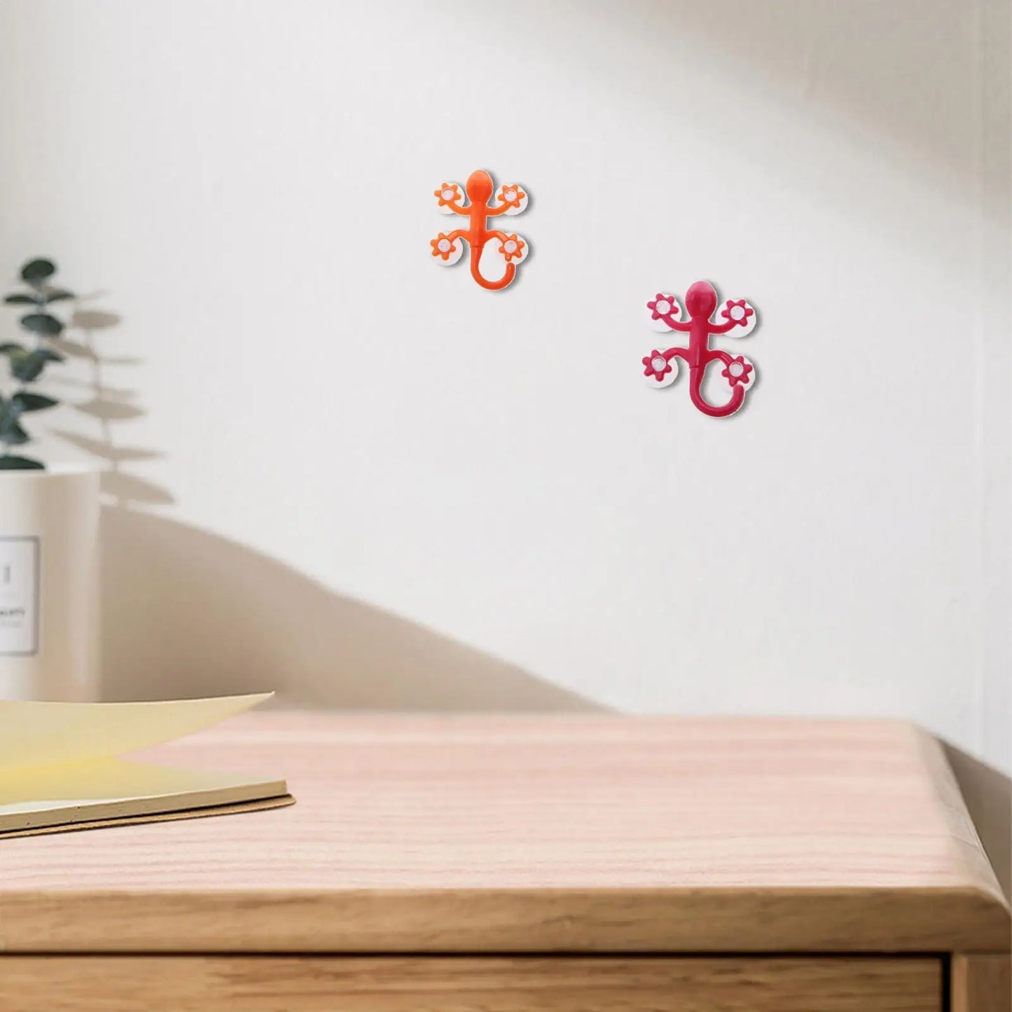 Gecko Suction Cup Wall Hook | 4-Cup Hanger for Bathroom & Kitchen