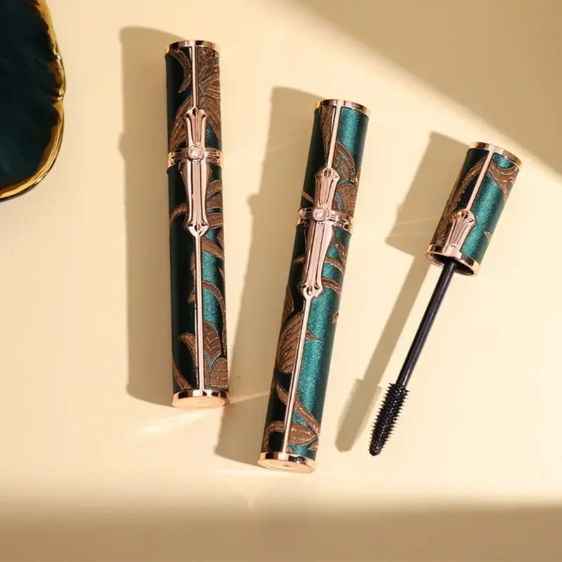 Waterproof Curling Mascara – Volumizing, Non-Smudge, Long-Lasting