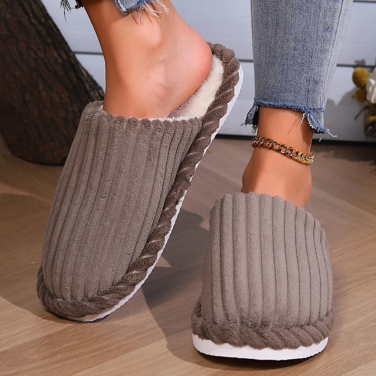 JPNTKY Soft Warm Indoor Slippers for Men & Women – Winter