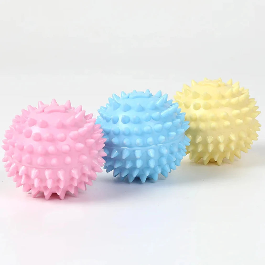 Interactive Rubber Chew Ball Dog Toy – Cleans Teeth & Durable