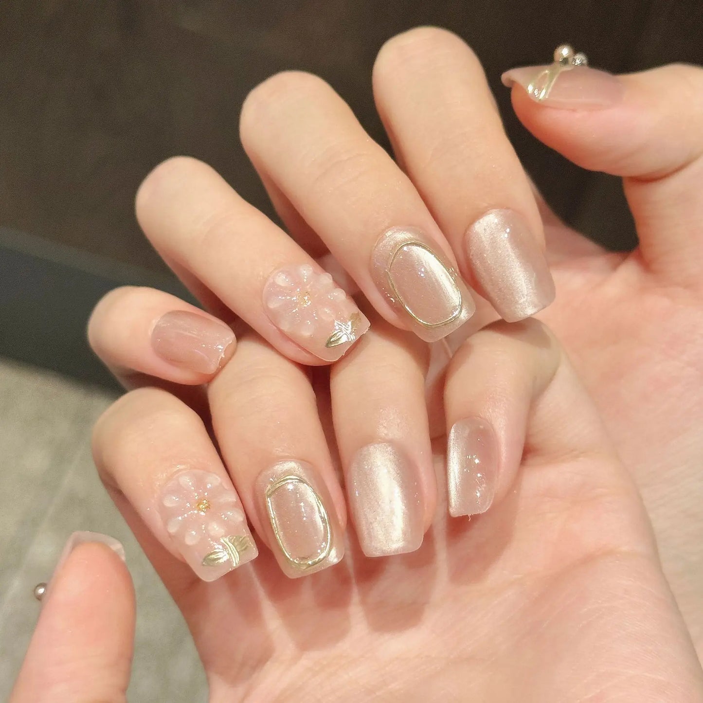 10pcs Handmade Press on Nails Sweet Shiny Cat Eye Fake Nails with Flower Wearable Detachable Short Oval Head False Nail Tips Peaceful Pleasures Health and Wellness
