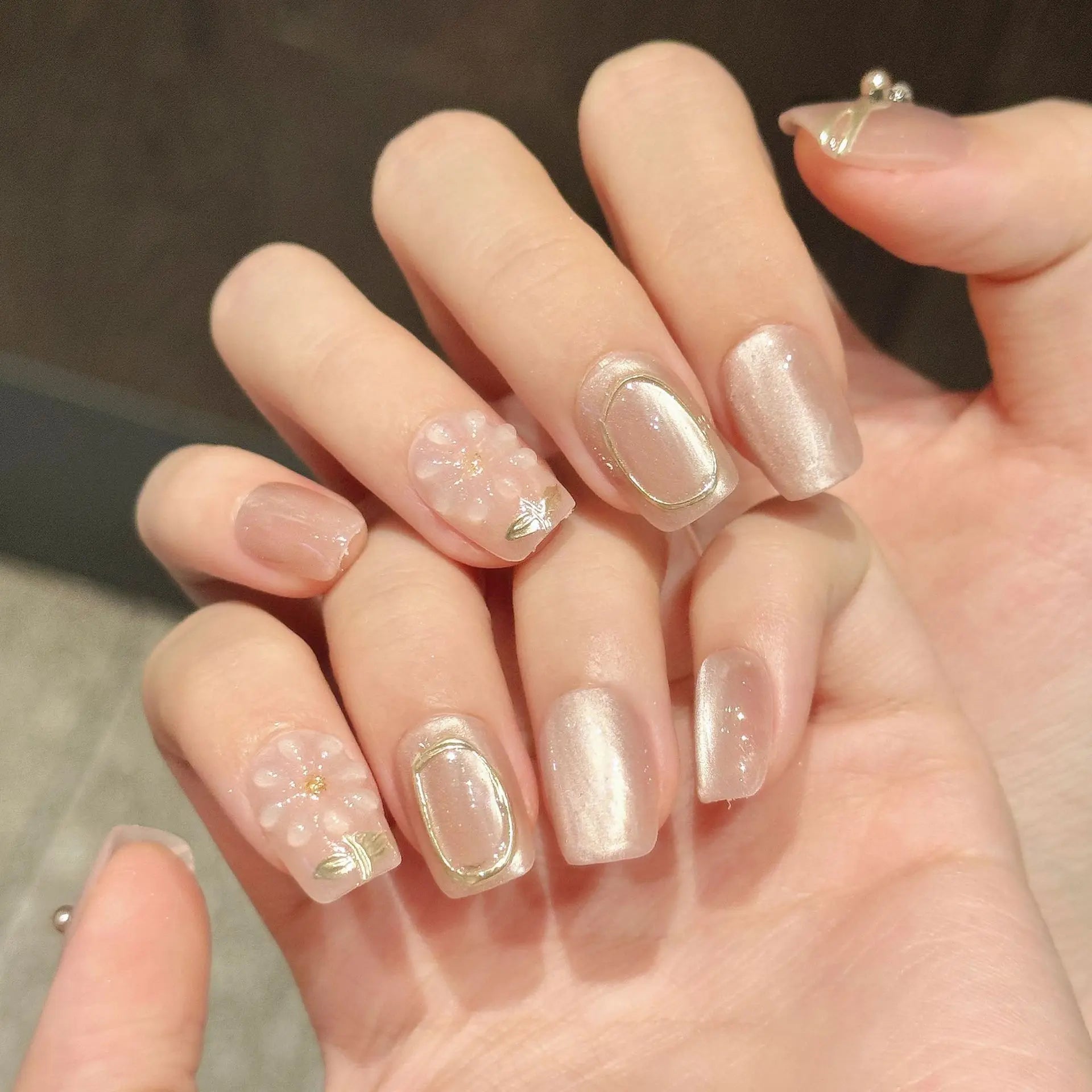 10pcs Handmade Press on Nails Sweet Shiny Cat Eye Fake Nails with Flower Wearable Detachable Short Oval Head False Nail Tips Peaceful Pleasures Health and Wellness