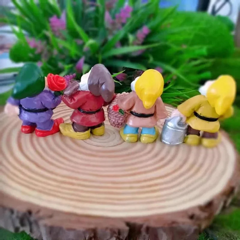 Funny Peeing Elf Resin Figurine | Garden Gnome Ornament