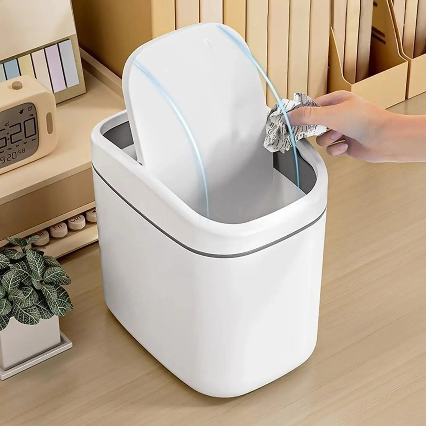 Mini Desktop Trash Can with Shake Lid – Desk & Office Bin