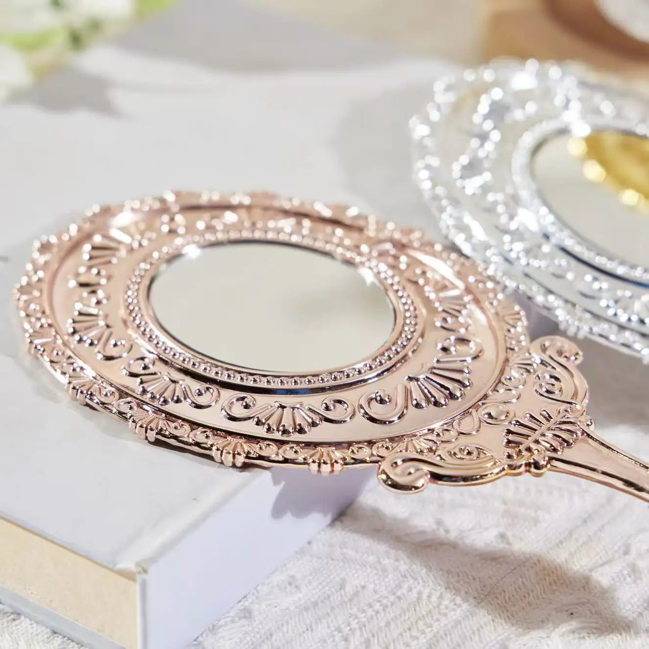 Vintage Baroque Handheld Makeup Mirror – Double-Sided