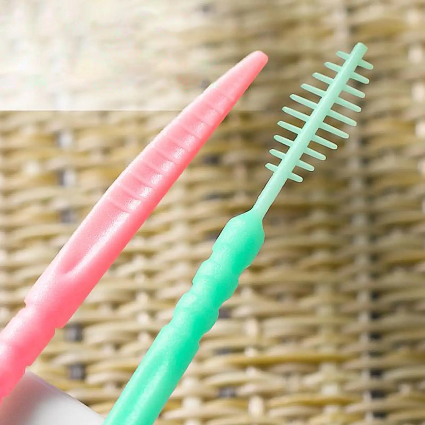 100pcs Flavored Toothpicks 2-Tip Teeth Cleaning with Soft Bristles for Stain Remover Mouth Care Hotel Restaurant Camping Supplie Peaceful Pleasures Health and Wellness