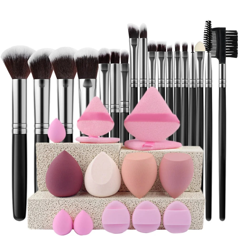 18-Piece Professional Makeup Brush Set | Soft Wood Handle
