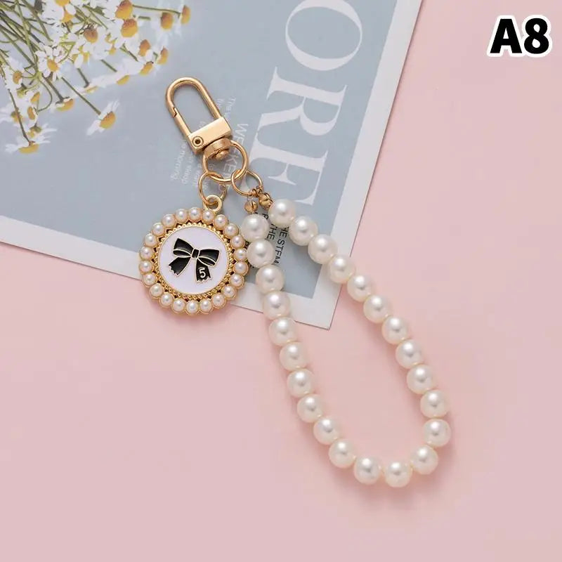 Pearl Flower Keychain Charm – Beaded Bag & Phone Pendant