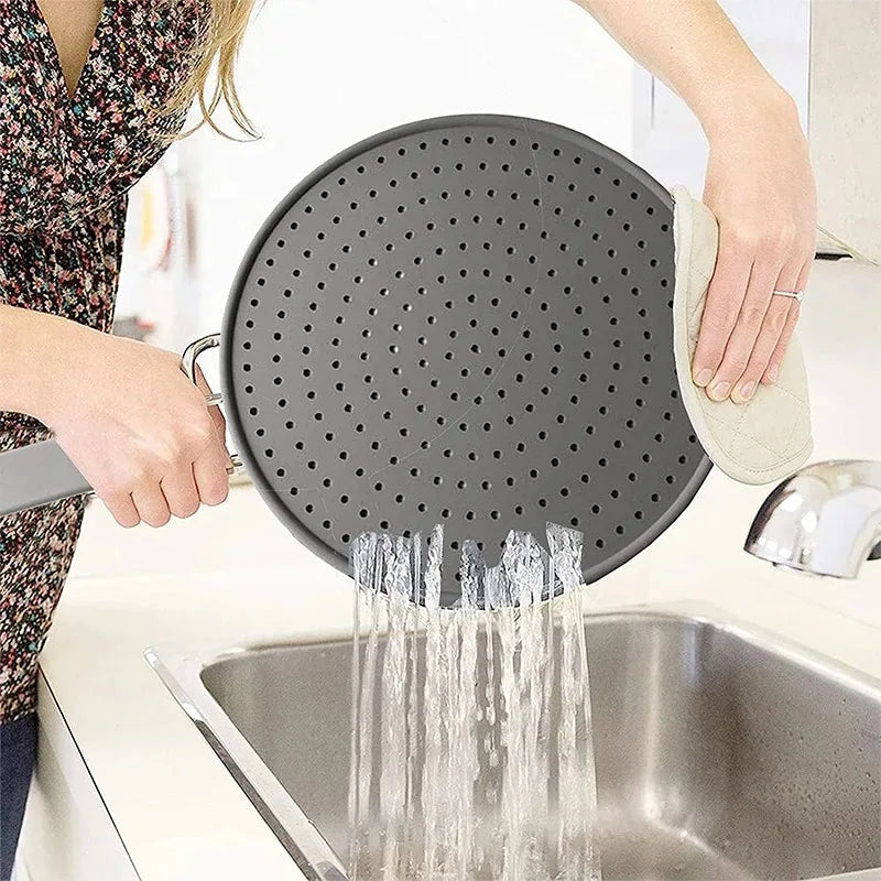Silicone Splatter Screen with Stainless Steel Handle – Heat-Resistant Oil Splash Guard for Frying Pans