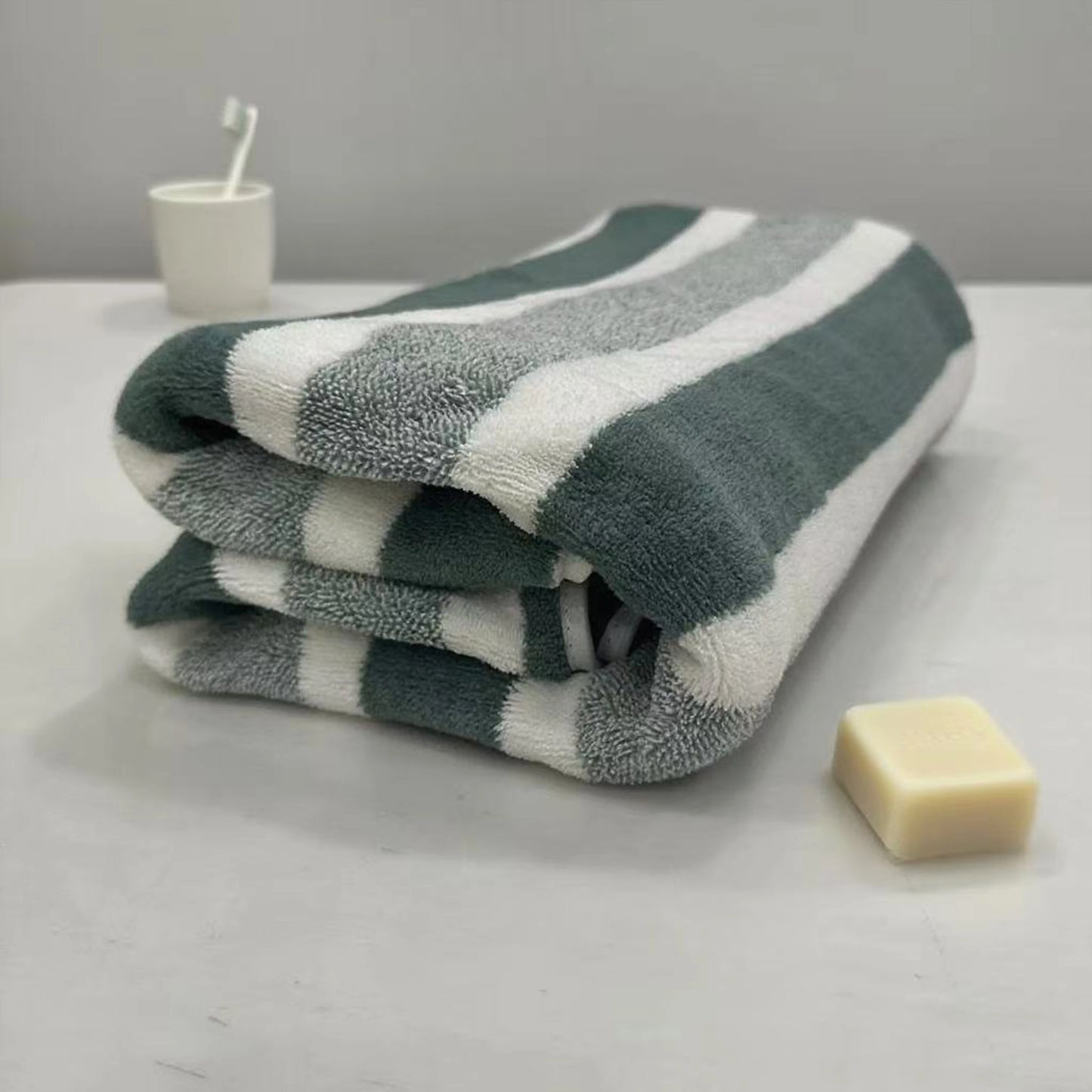 Thick Bath Towel – Absorbent, Quick Dry, Non-Shedding