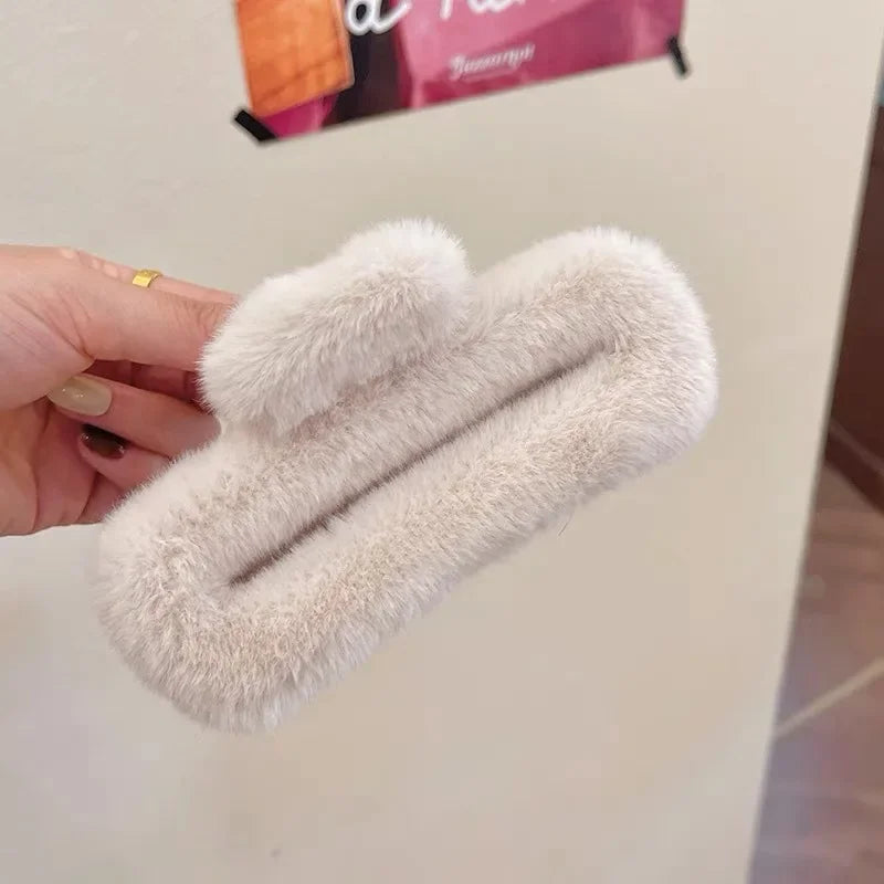 Fashion Plush Scratch Clip with High End Feel Large Autumn and Winter Hair Clip Shark Hair Clips Headband Cute Furry Hair Clips Peaceful Pleasures Health and Wellness beige 13cm