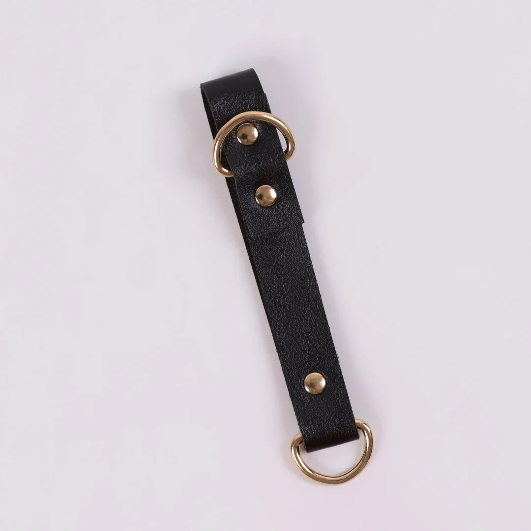 Renaissance Retro Skirt Clip Artificial PU Leather Cup Holder