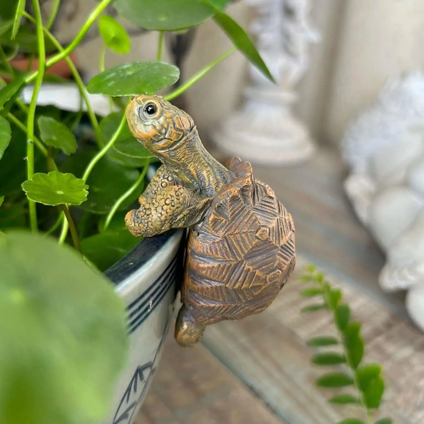 Tortoise Plant Pot Hanger | Cute Resin Turtle Garden Ornament
