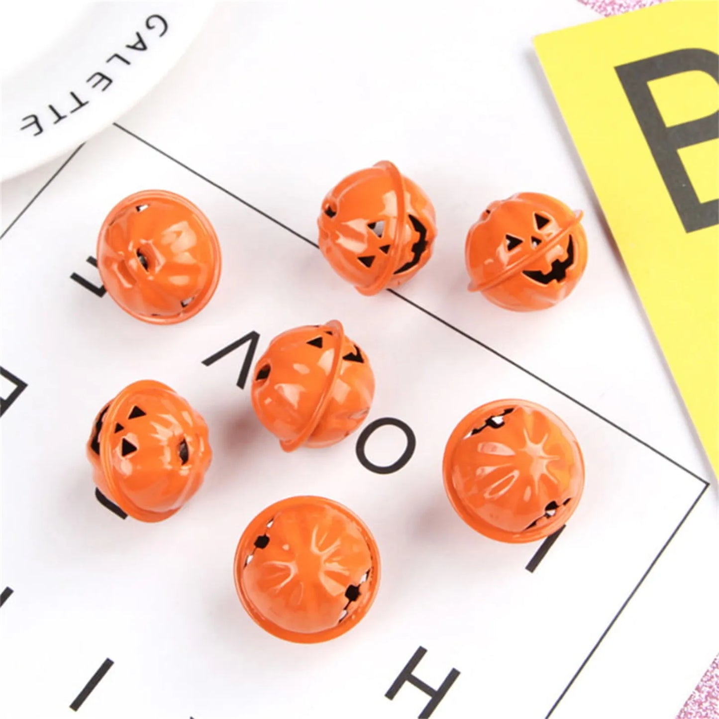 5-Pack Halloween Pumpkin Jingle Bells – 4cm Metal Hanging Decor