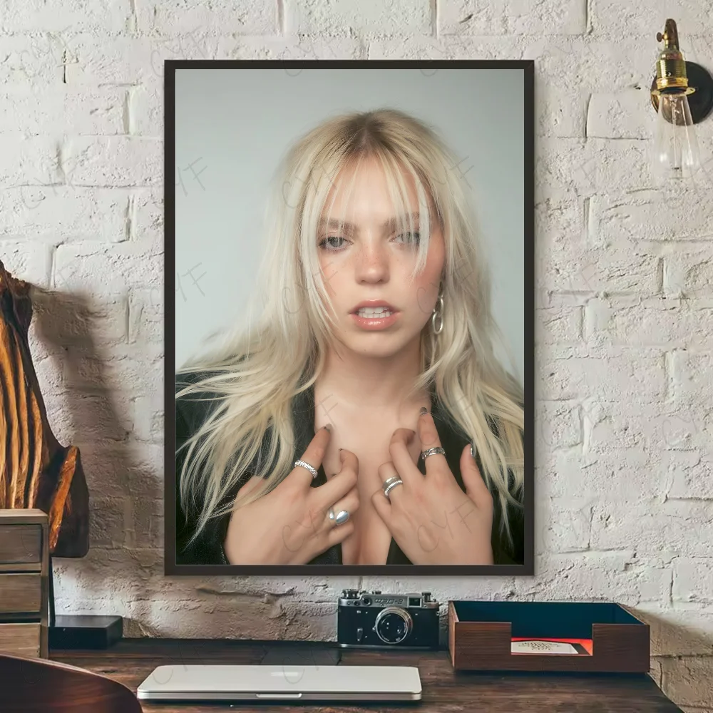 Pop Singer Actor Renee Rapp Poster HD art sticky wall waterproof home living room bedroom bar aesthetic decoration Peaceful Pleasures Health and Wellness