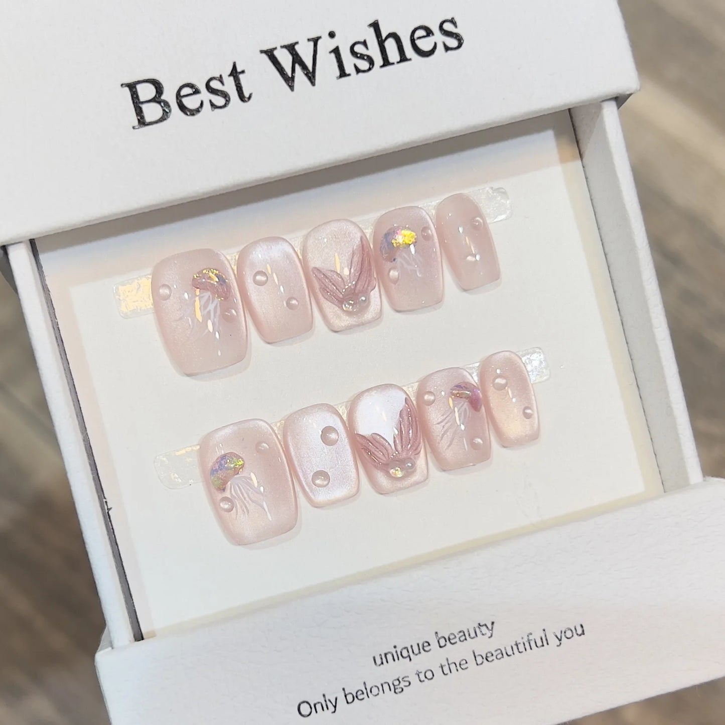 Short Cat Eye Press On Nails – Mermaid Pearl Pink Design
