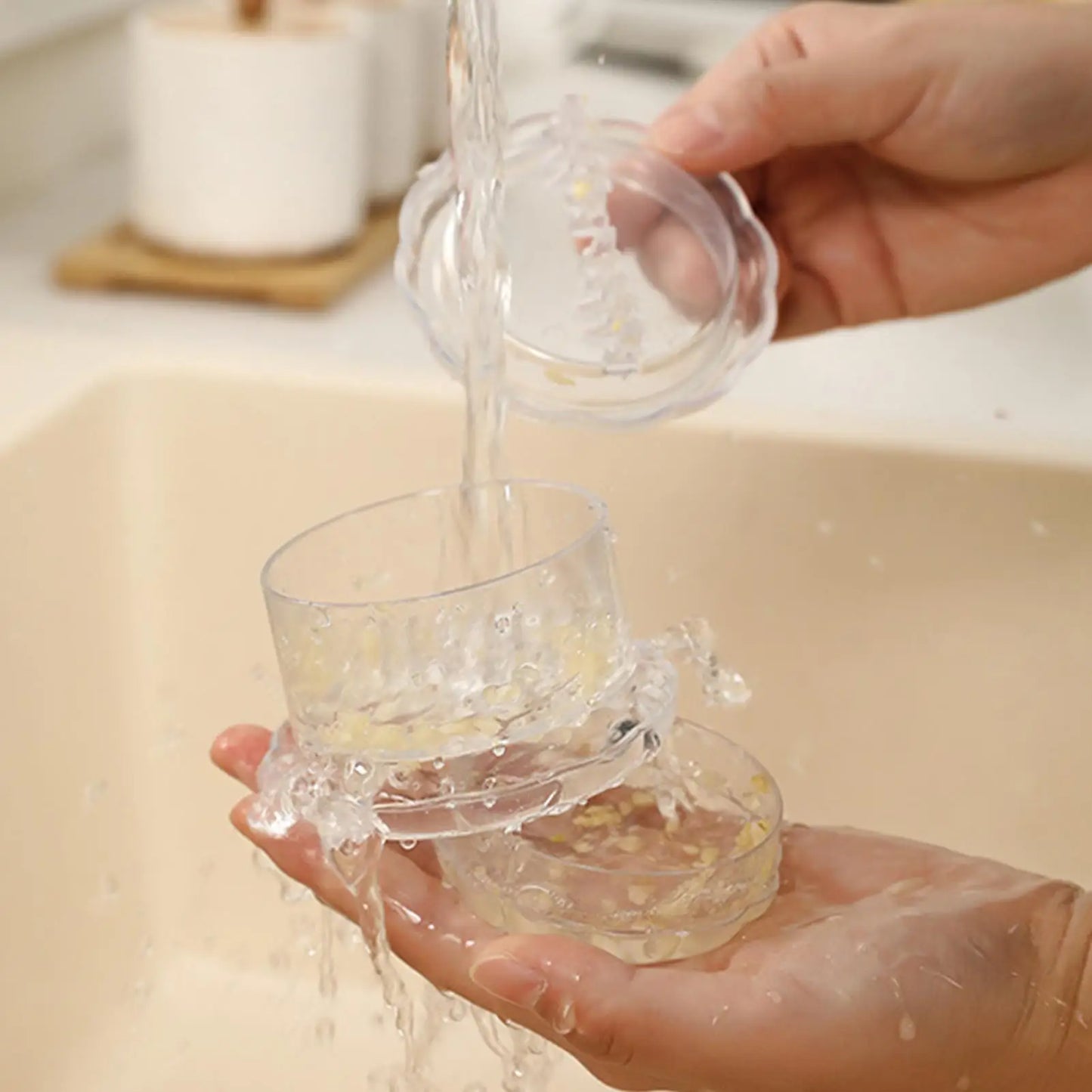 Manual Garlic Twister Grinder – Ginger & Onion Mincer Tool