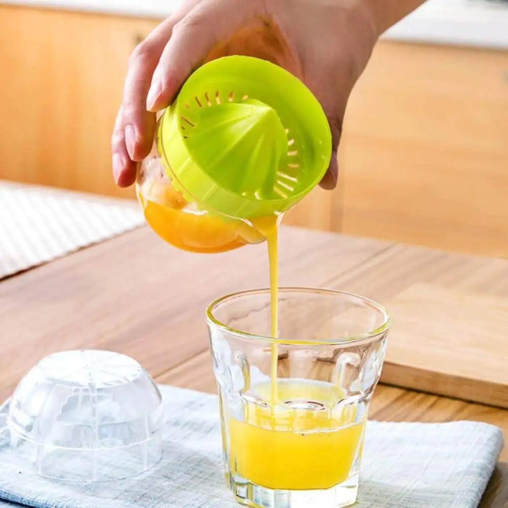 Manual Lemon & Citrus Squeezer with Lid & Pour Spout – Plastic Press Juicer