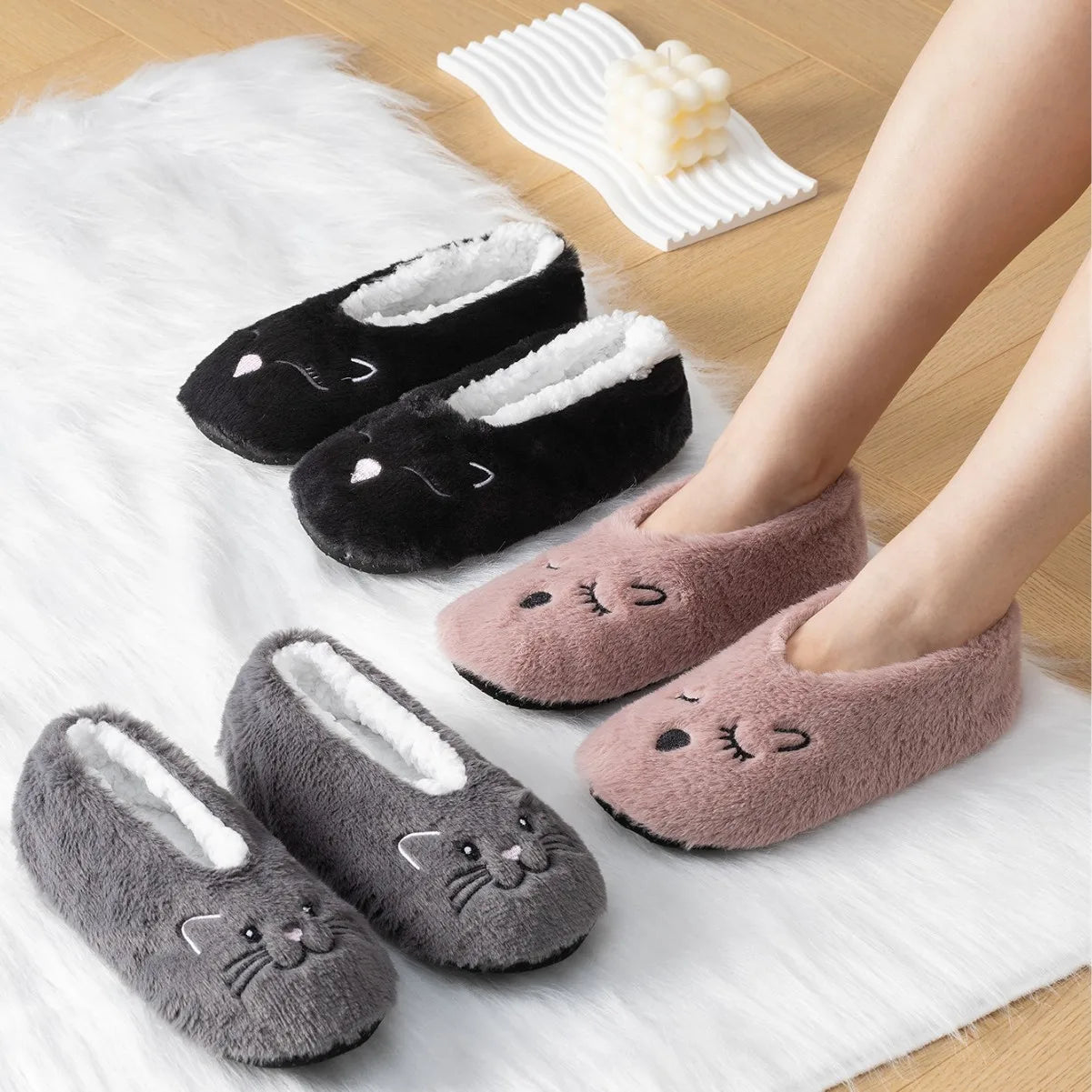 Women's Fluffy Cat Plush Slippers – Warm Non-Slip Indoor Shoes