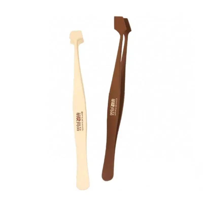 Curved Eyelash Tweezers – Anti-Stick Stainless Steel Lash Tool