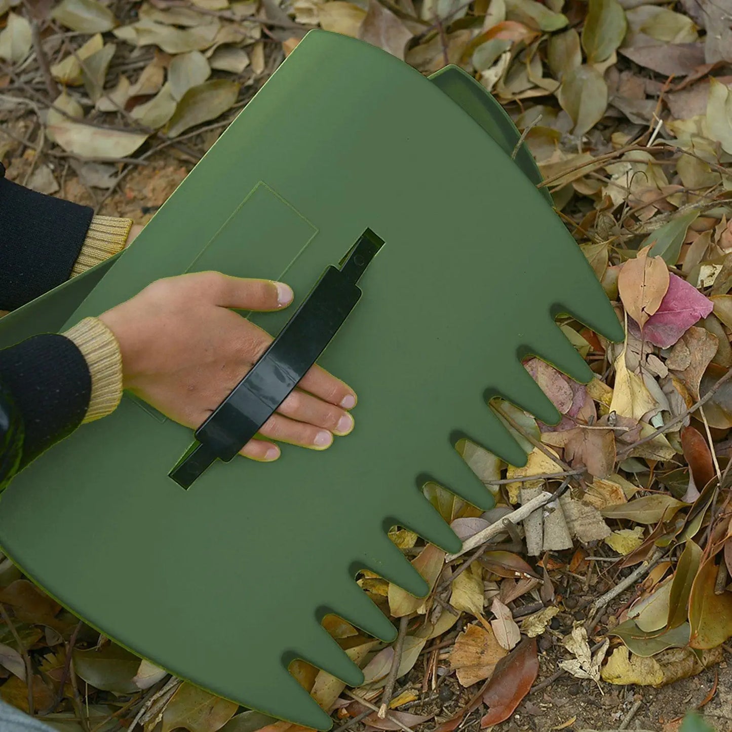 Leaf Scoop Hand Rakes – Ergonomic Garden Debris Collector Pair