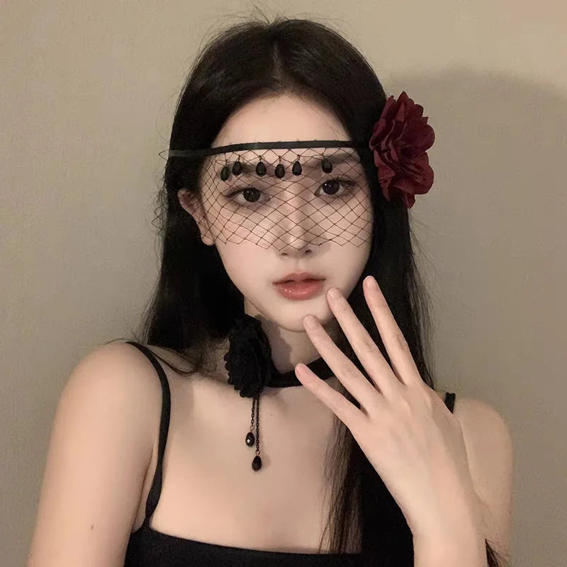 Retro Lace Half Face Mask – Gothic Masquerade Costume Prop