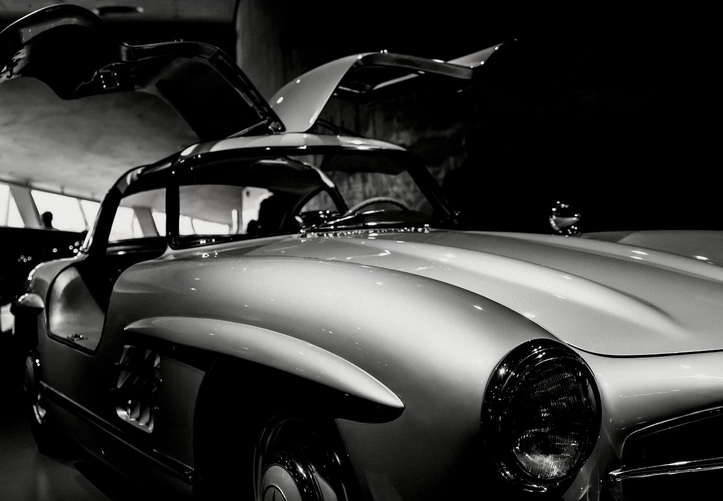 Retro Black & White Car Diamond Painting Kit | Mosaic Wall Art