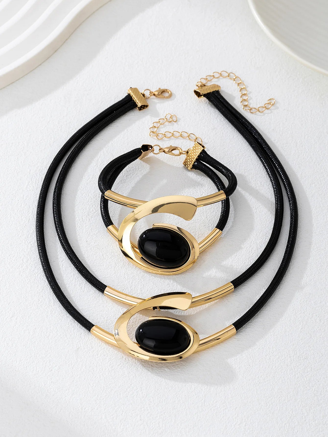 1 Set of Versatile Dark Gothic Oval Geometric Double-Layer Bracelet Necklace Set, Versatile Personality Women Jewelry for Women Peaceful Pleasures Health and Wellness