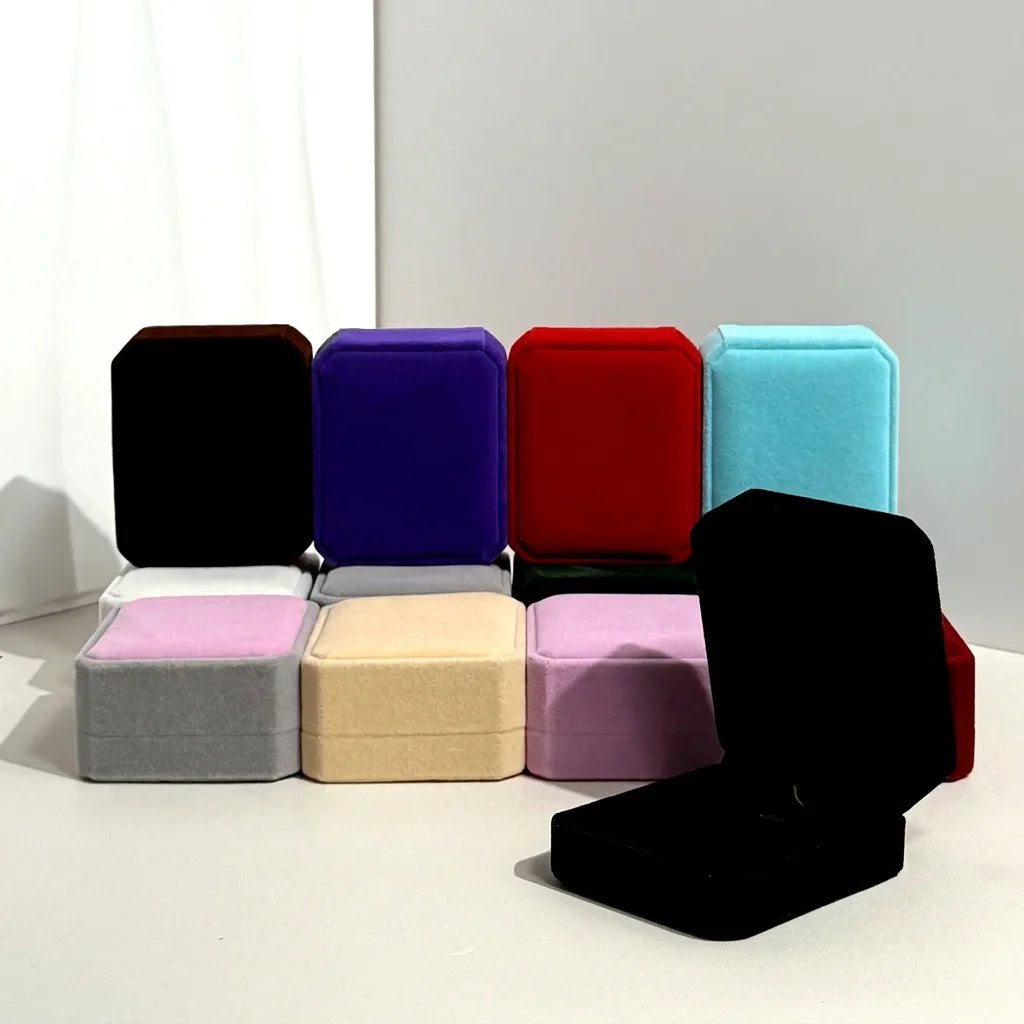 Velvet Necklace Pendant Gift Box – Soft Lined Jewelry Storage Case