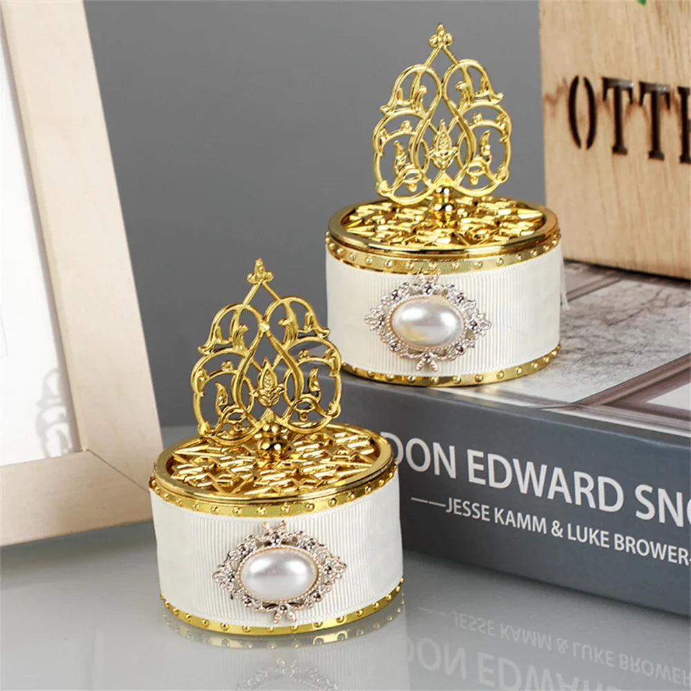 European Hollow Gold Gift Box – Wedding & Baby Shower Favors