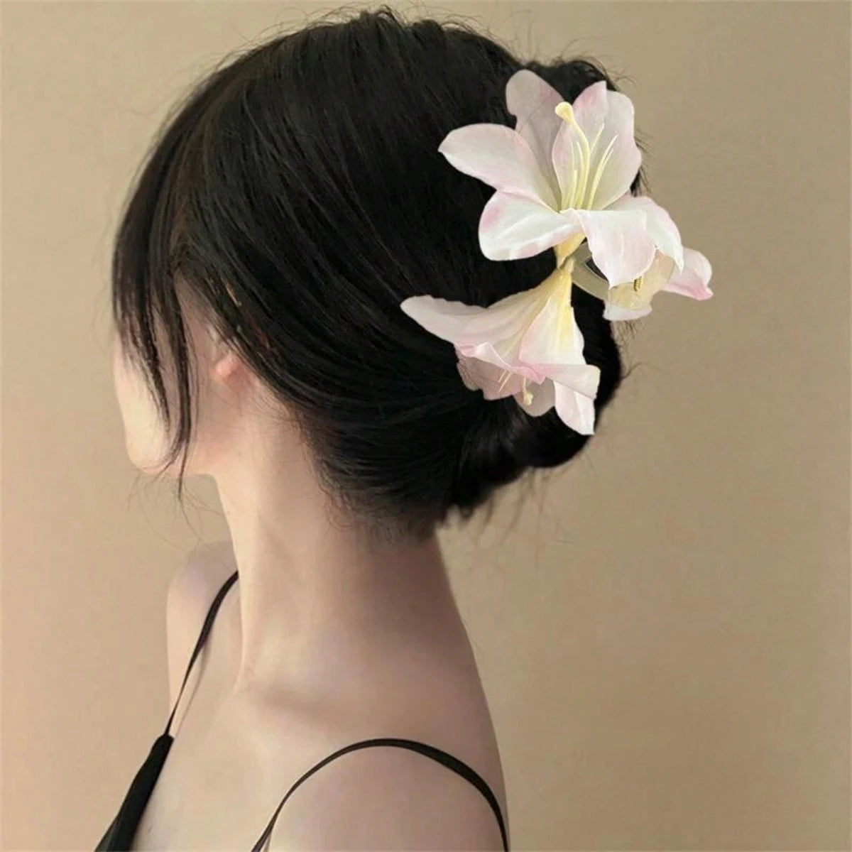 Atmosphere Simulation Lily Flower Hair Clip Beautiful High End Feeling Back Head Hair Bun Shark Hair Clip Headband Accessory New Peaceful Pleasures Health and Wellness 1PC-Pink