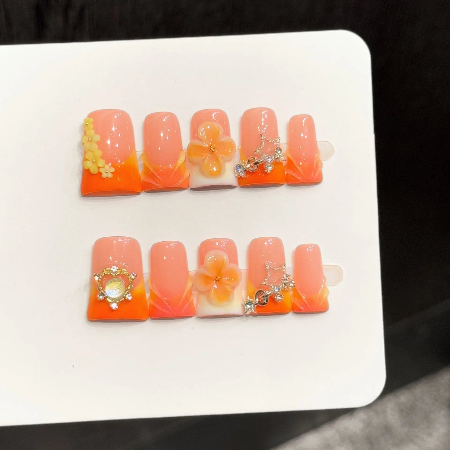 Y2K Duckbill Press On Nails – 3D Flower & Rhinestone, 10 Pcs