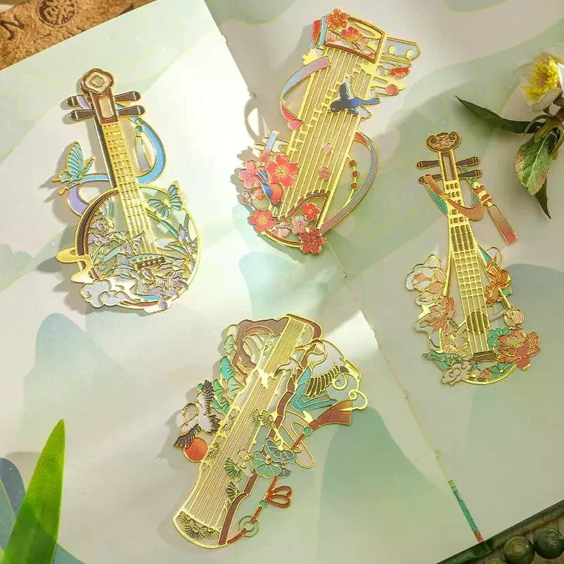 Vintage Butterfly Metal Bookmark – Hollow Flower Fan Design