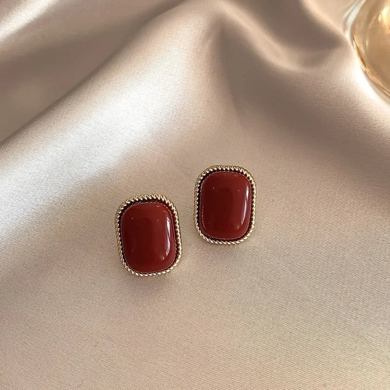 French Retro Burgundy Heart Stud Earrings | S925 Silver Needle