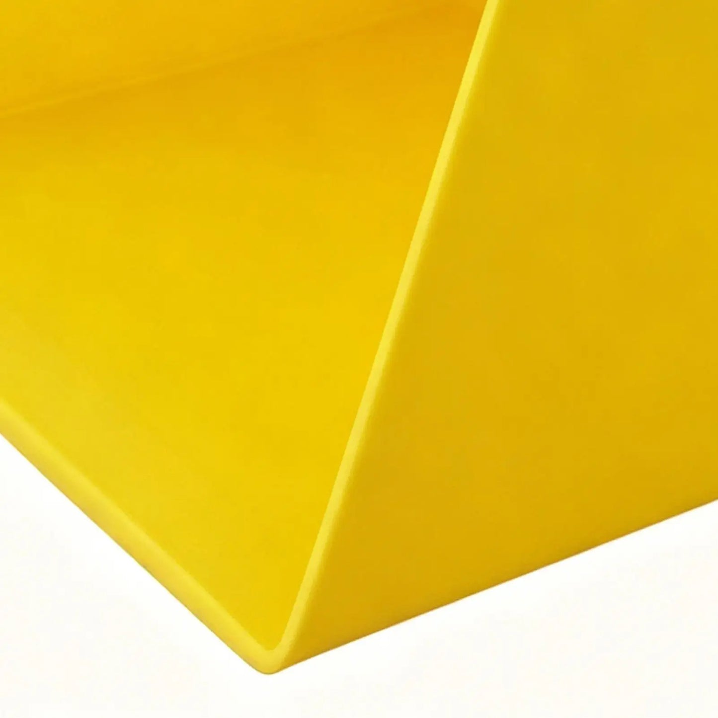 Plastic Feed Scoop – Flat Bottom Food Shovel for Livestock & Pets