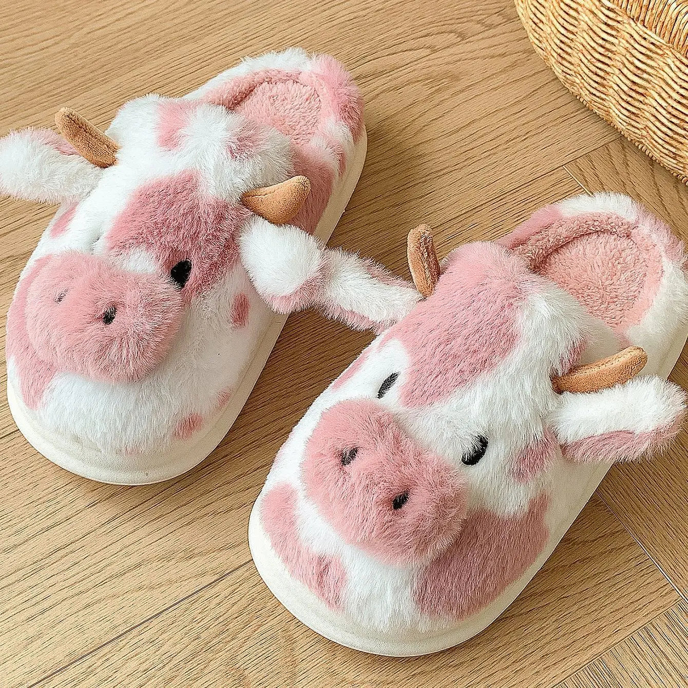 Women's Cow Plush Slippers – Closed Toe Non-Slip Fuzzy House Shoes