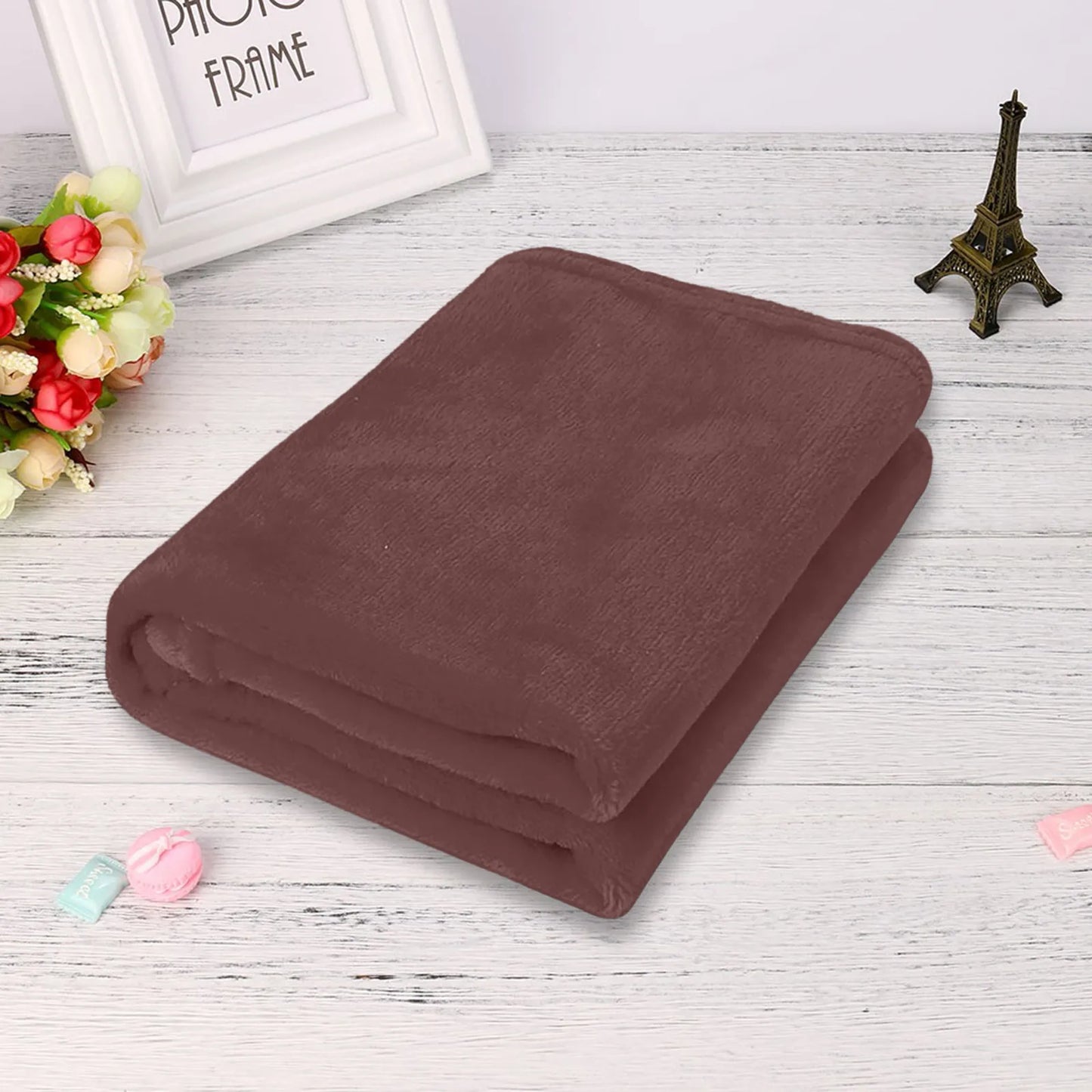 Soft Coral Fleece Throw Blanket – Cozy Sofa & Bed Cover