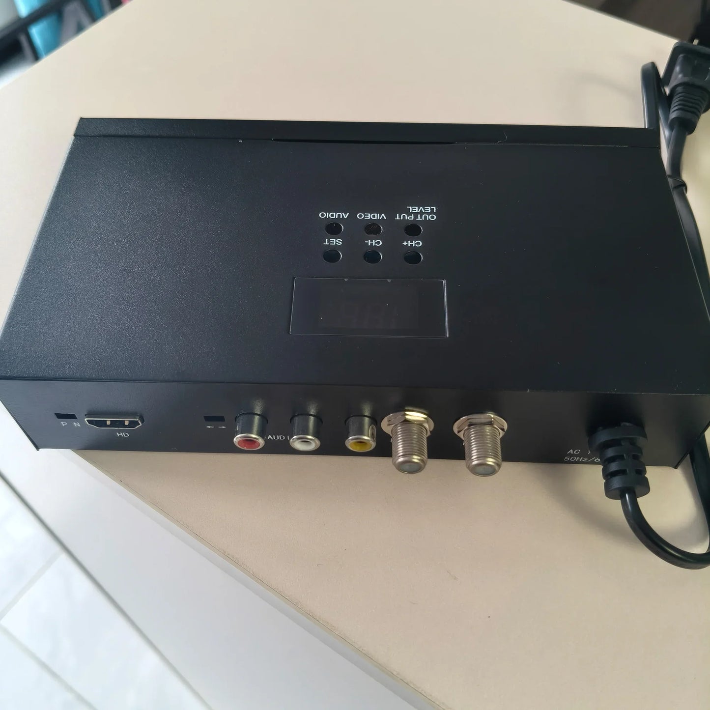 Tuoying YB8032 HD/AV to RF Analog TV Modulator PAL NTSC SECAM