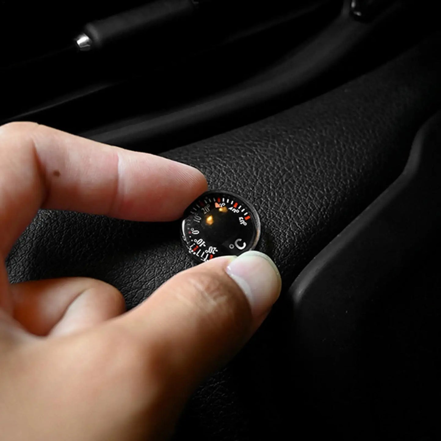 Mini Circular Car Thermometer | Battery-Free Mechanical Dial