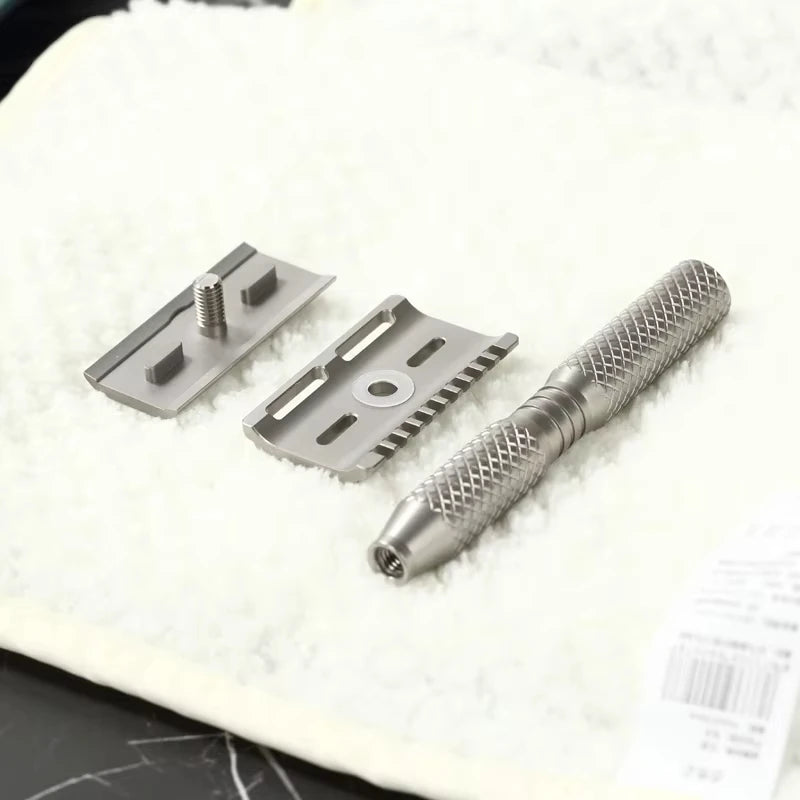 2026 New Arrival YAQI Ghost 90DC Cross Grain Pattern Lightweight Titanium Safety Razor Model Comfortable Shave Experience Peaceful Pleasures Health and Wellness