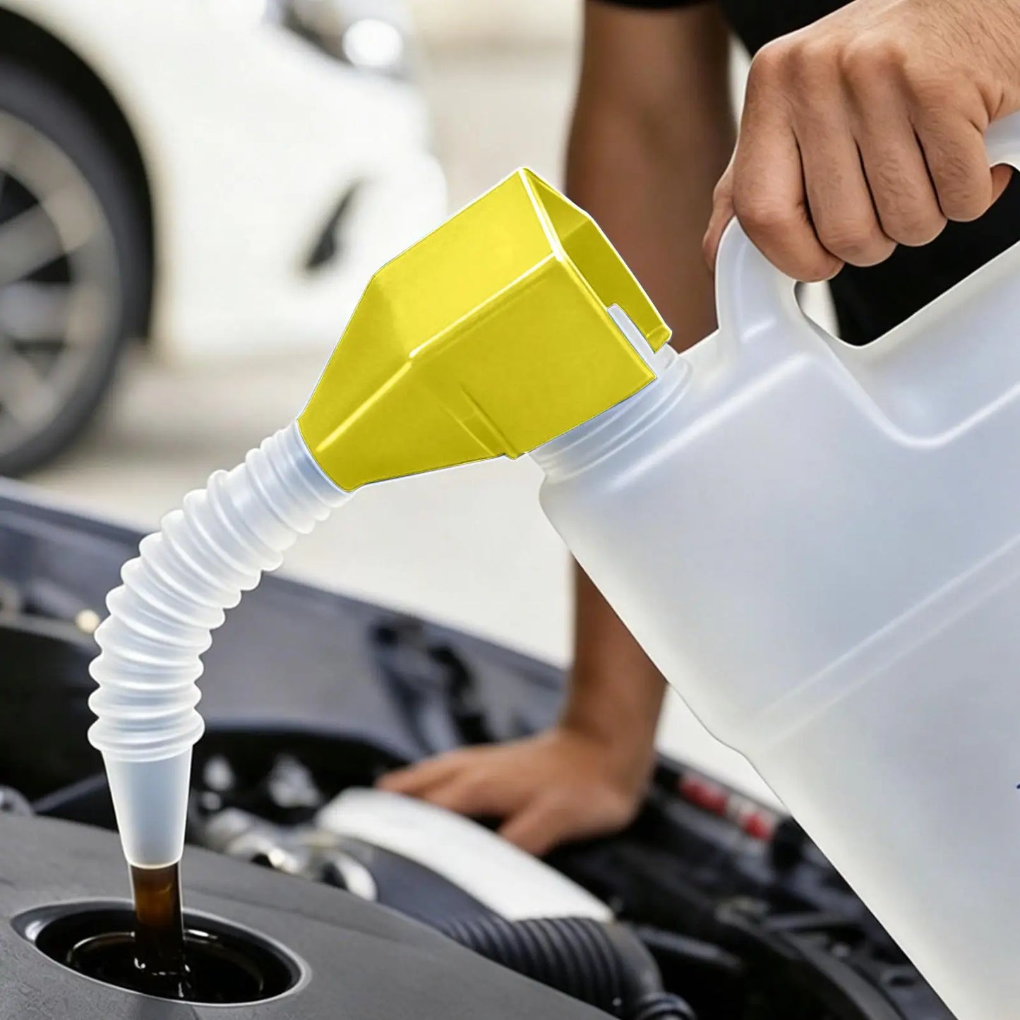 Foldable Oil Funnel Retractable Hose – Car & Motorcycle