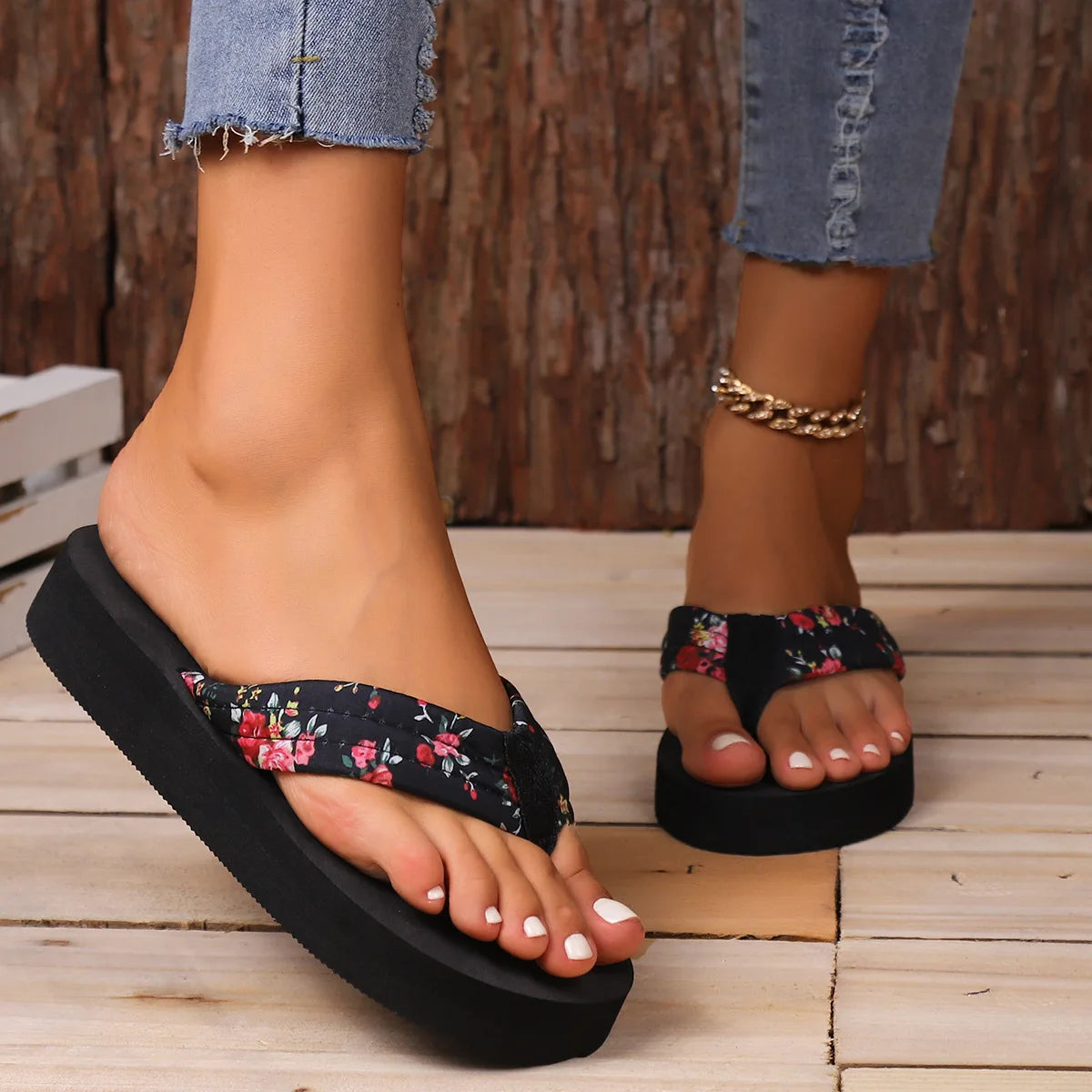 Women's Retro Flat Flip Flops – Summer Beach Sandal Slippers