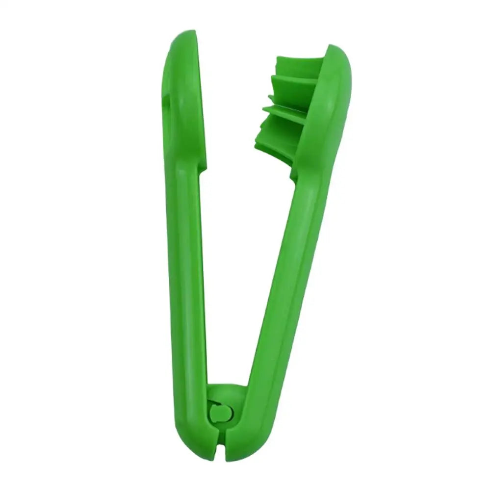 Grape slicer, fruit divider, blueberry, strawberry, cherry, convenient slicer, kitchen tool Peaceful Pleasures Health and Wellness 1pcs