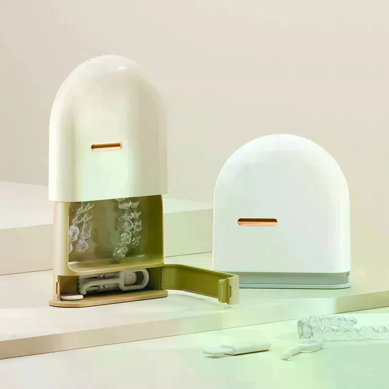 Portable Retainer Case & Denture Storage Box | Travel Ready